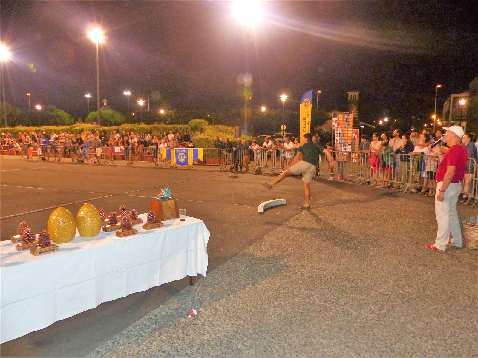 Championnat du monde de Lancer de pignes - Guide des Landes