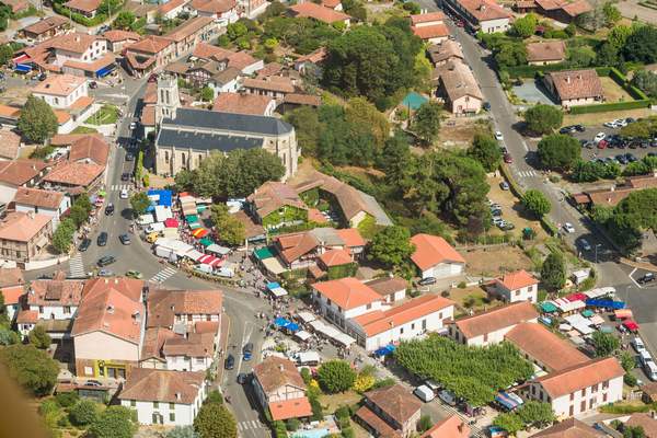 Vide grenier - Crédit: clnt | CC BY-NC-ND 4.0