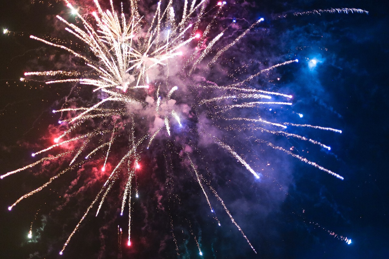 Bal et feu d'artifice ... - Crédit: Pixabay | CC BY-NC-ND 4.0