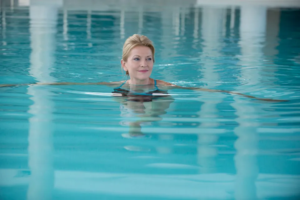Établissement thermal moderne aux soins person ...